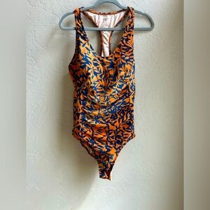 Garnett hill one piece floral swimsuit size 14. Tropical vacation beach resort